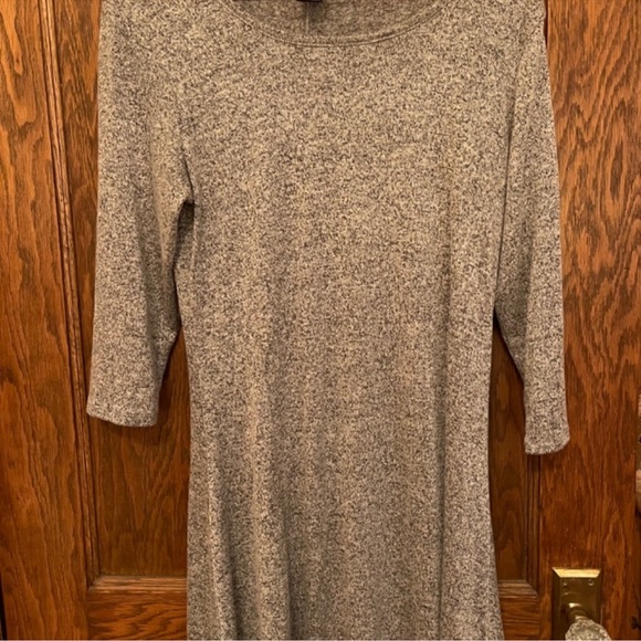 Trendyland Grey Fit and Flare Dress - Picture 3 of 3